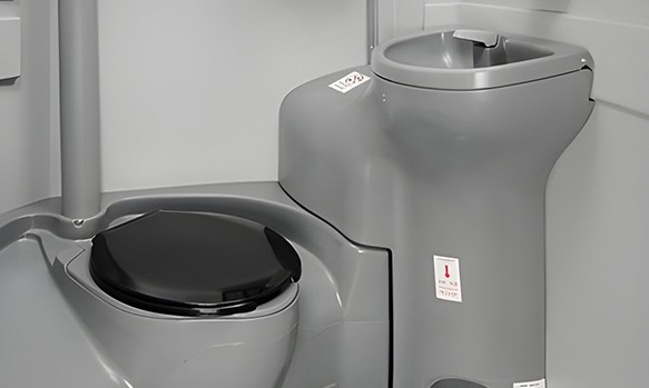 Flushable Porta Potty - Professional portable restroom rental service