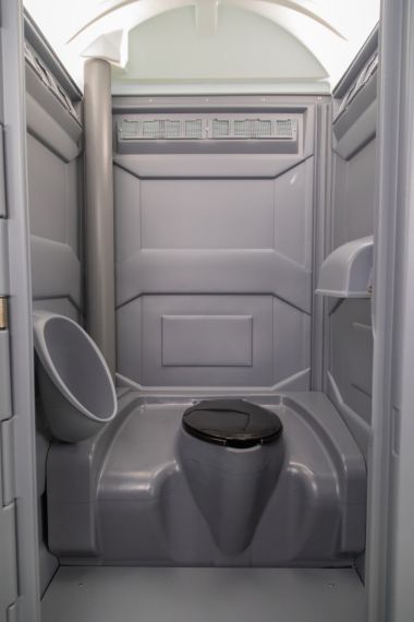 Flushable Porta Potty - Professional portable restroom rental