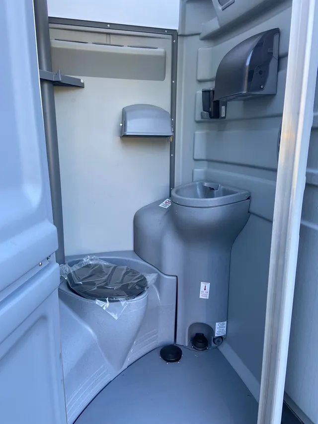 Flushable Porta Potty specifications and features